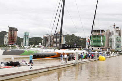 Itajaï(Brésil), samedi 7 novembre 2015, Thomas Coville et Jean-Luc Nélias deuxiémes au classement Ultim de la Transat Jacques Vabre sur SODEBO. Photo © JEAN-MARIE LIOT   DPPI.