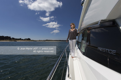 PRESTIGE 420 - PRESTIGE YACHTS