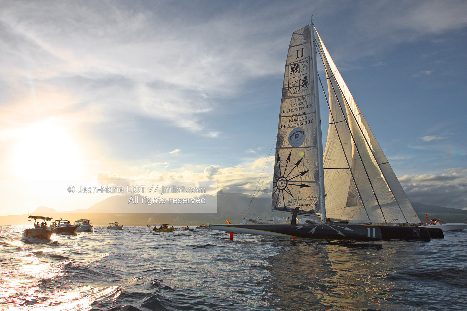 ROUTE DU RHUM 2010 - ARRIVEE YANN GUICHARD