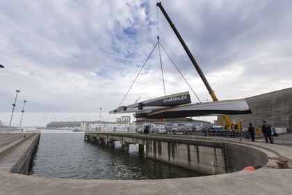 Maxi-Triimaran Spindrift 2 Launching