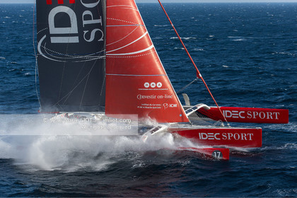 MAXI TRIMARAN IDEC SPORT 2015 - BANQUE D'IMAGES