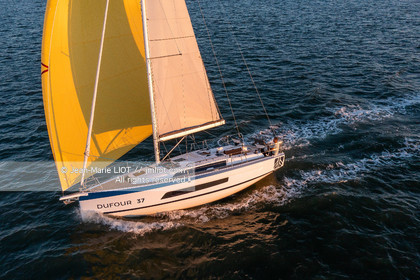 DUFOUR YACHTS 2022 - DUFOUR 37