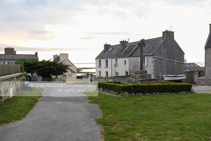VOIILES ET VOILIERS - ILES OUBLIEES - ILE DE MOLENE
