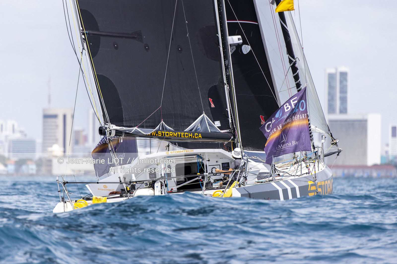 GLOBE40 - ARRIVEE WISKEY JACK