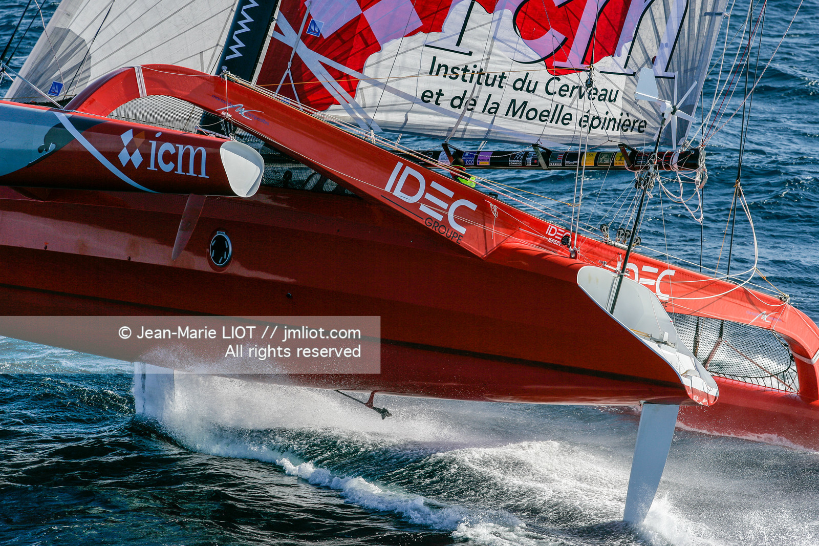 FRANCIS JOYON A L'ENTRAINEMENT SUR IDEC