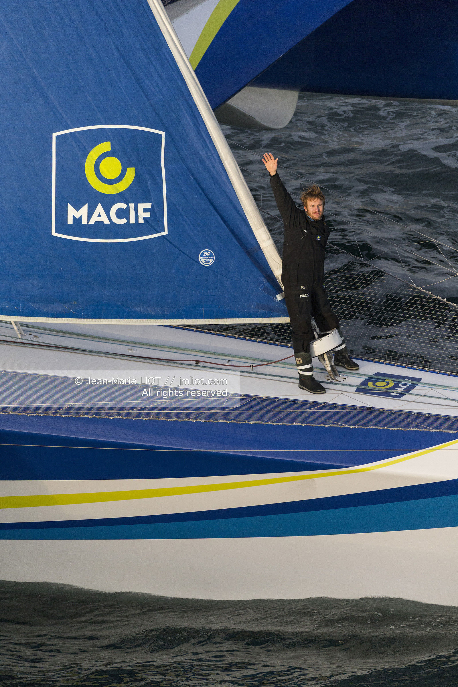 TRIMARAN MACIF - FRANCOIS GABART - RECORD DU TOUR DU MONDE EN SOLITAIRE SANS ESCALE