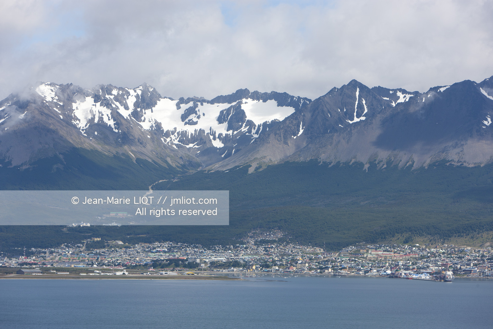 Ushuaia, Terre de Feu est la ville la plus australe du globe.Située à la pointe de l'Argentine cette province est la porte de l'antartique.photo © Jean-Marie Liot.