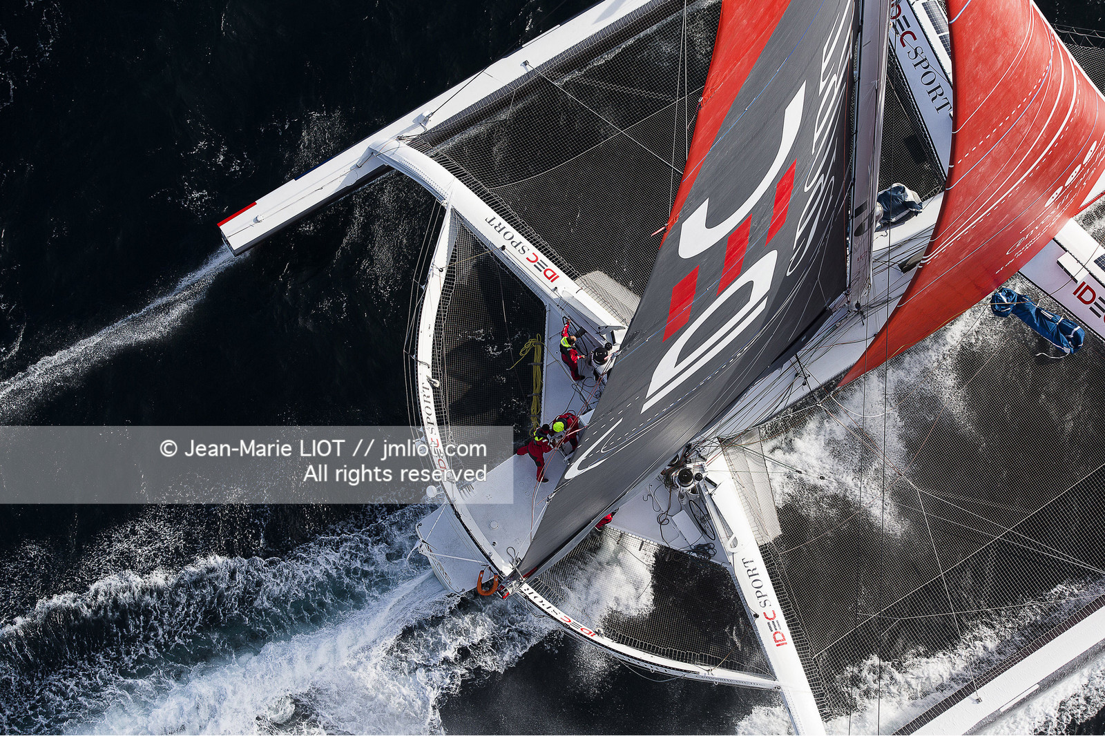 MAXI TRIMARAN IDEC SPORT 2015 - BANQUE D'IMAGES