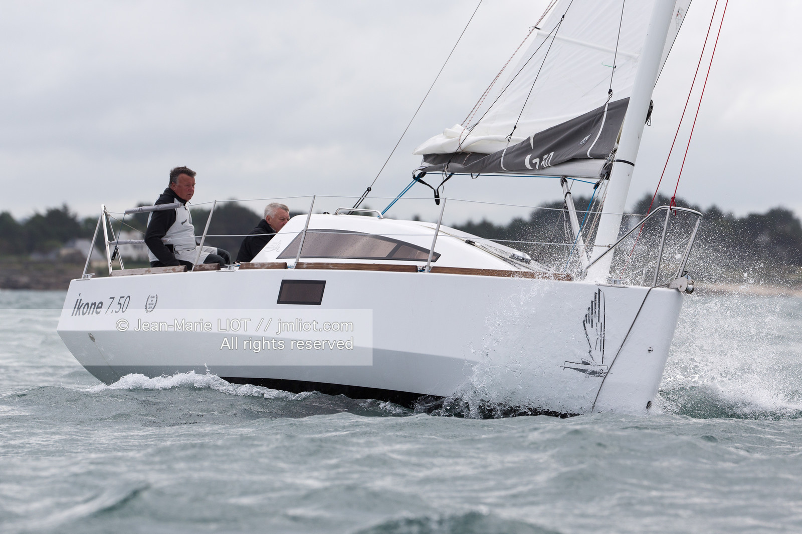 IKONE 750 - YACHT MAGAZINE ALLEMAGNE