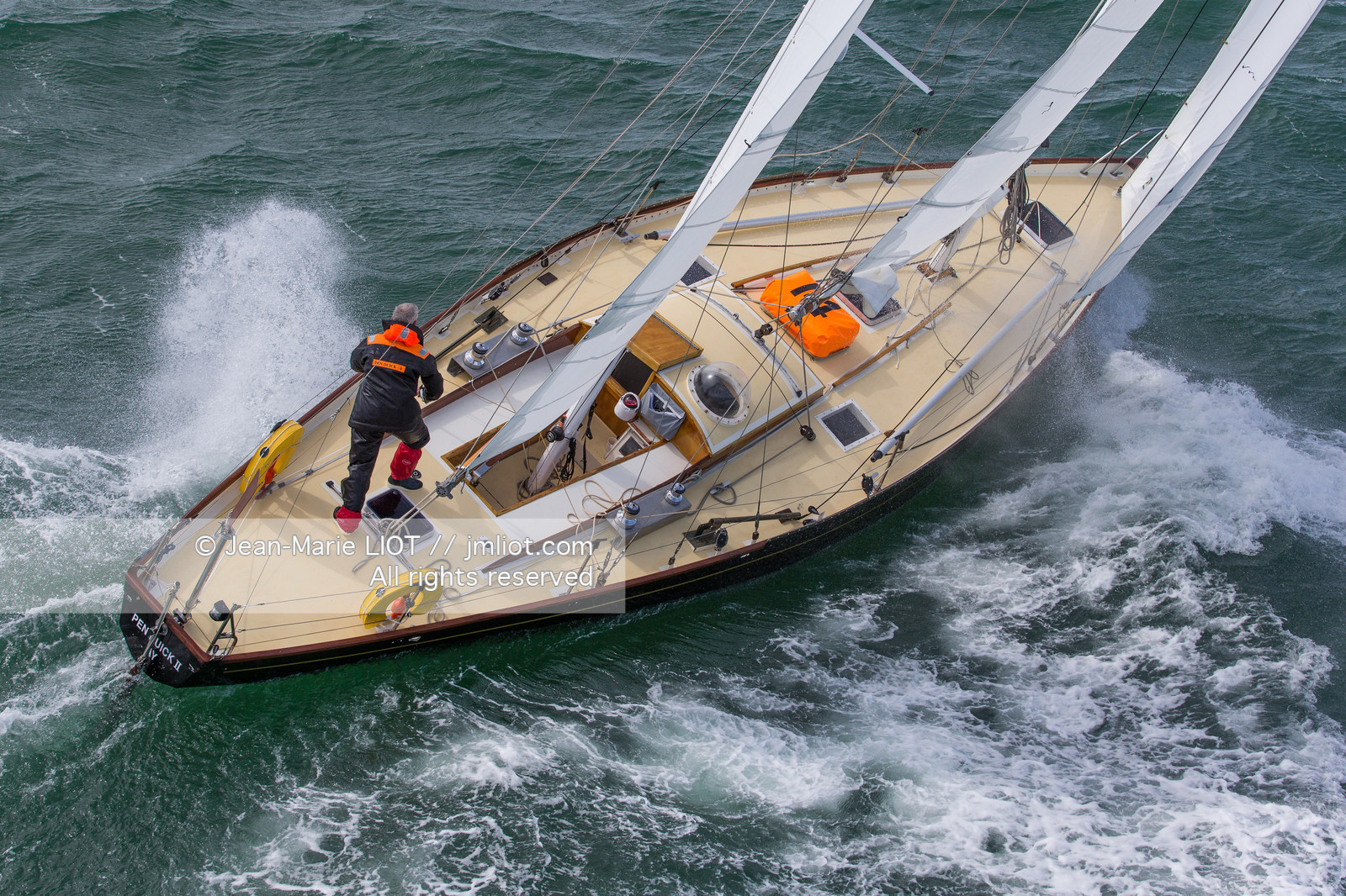 LOICK PEYRON A BORD DE PEN DUICK II
