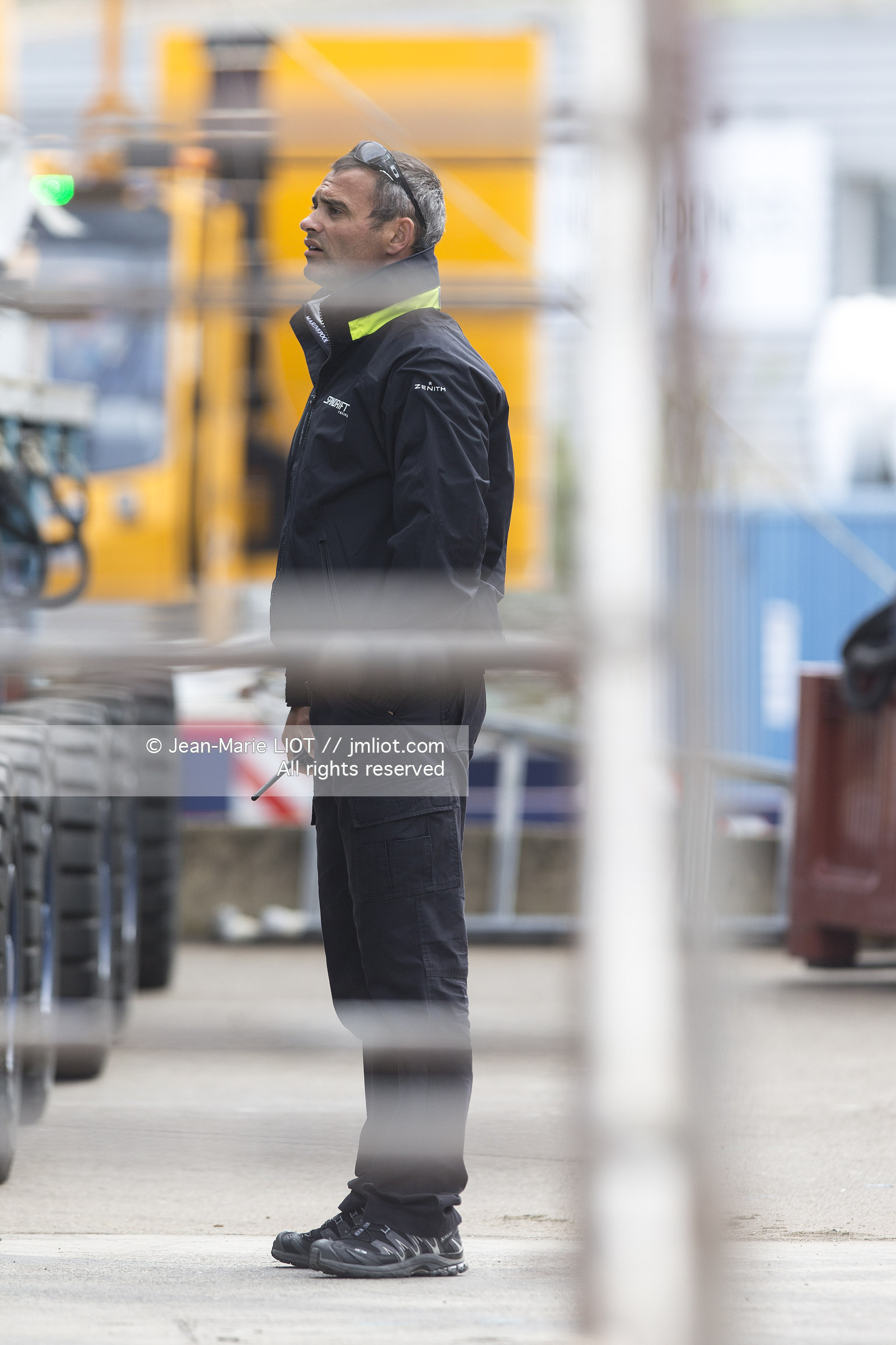 Maxi-Triimaran Spindrift 2 Launching