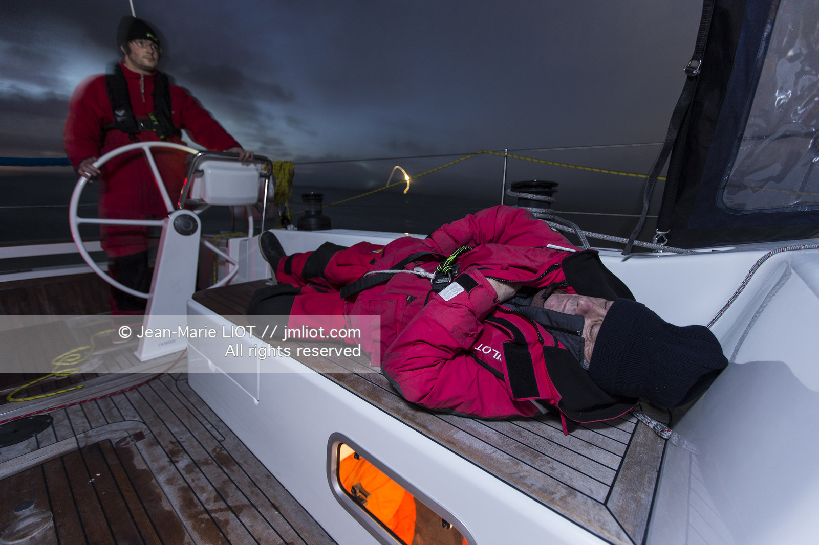 VOILE MAGAZINE - 100 MILLES A BORD