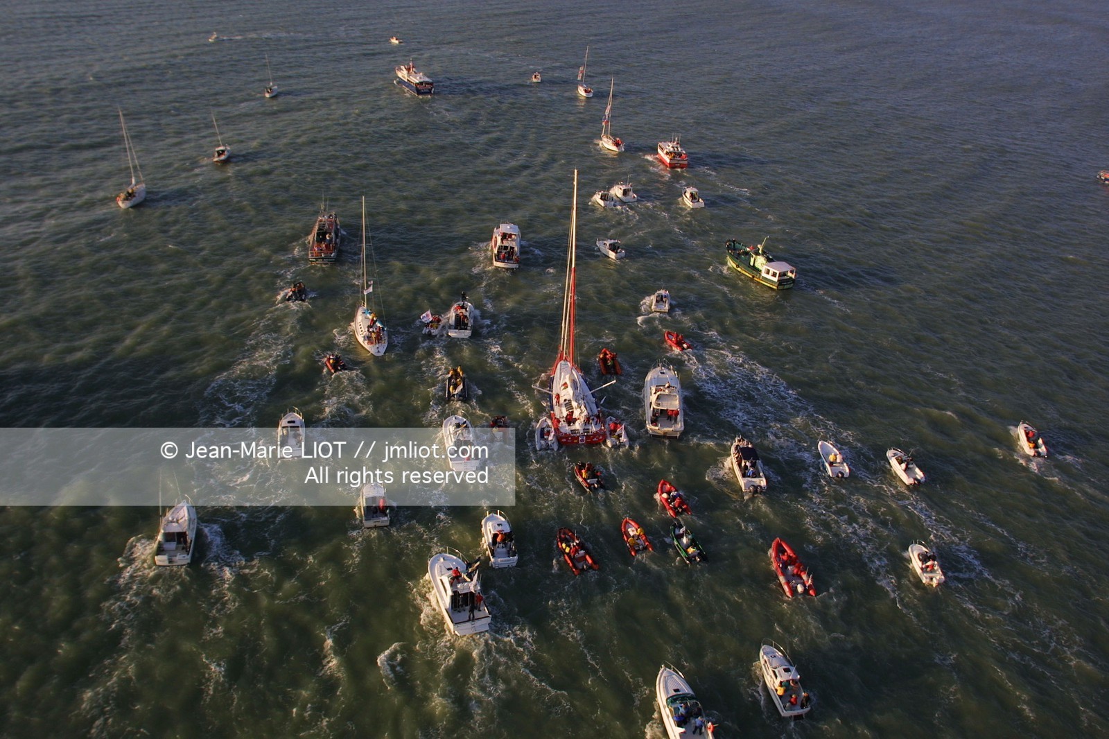 VENDEE GLOBE 2001- ARRIVEE ROLAND JOURDAIN