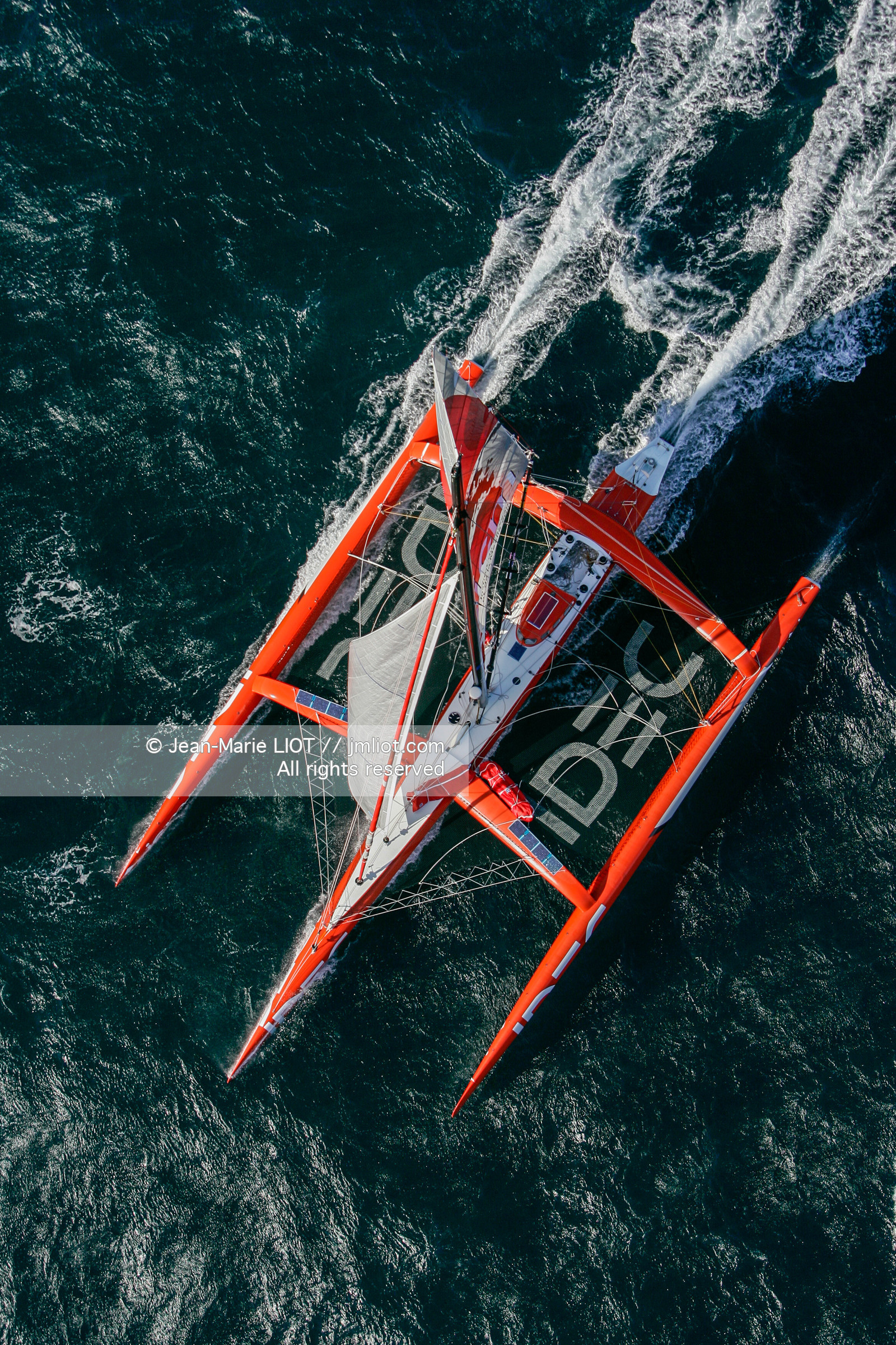 FRANCIS JOYON A L'ENTRAINEMENT SUR IDEC