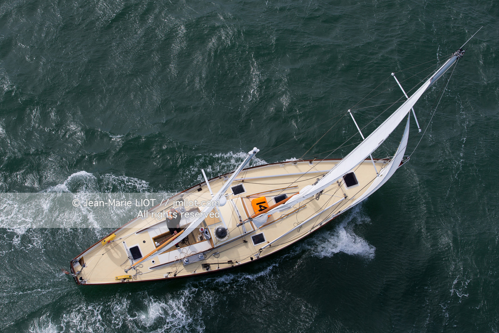 LOICK PEYRON A BORD DE PEN DUICK II