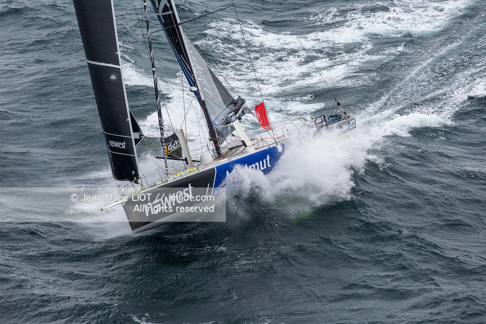 FABRICE AMEDEO - NEWREST-MATMUT - VENDEE GLOBE 2016-2017