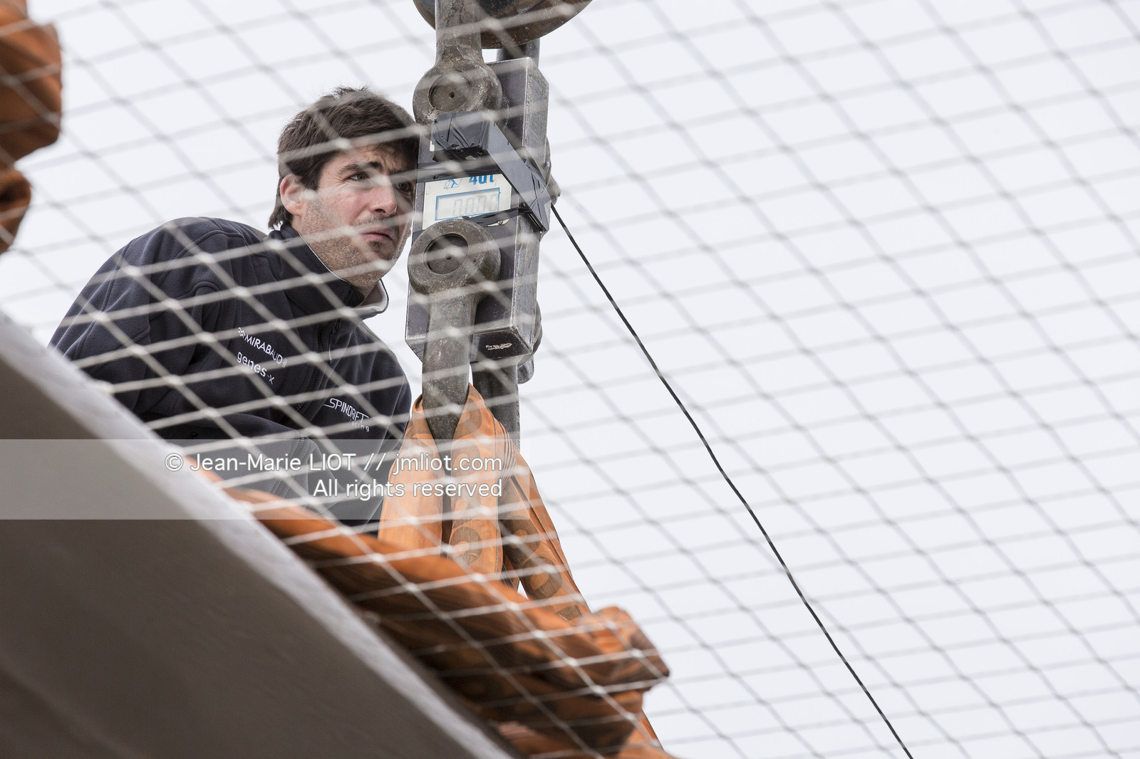 Maxi-Triimaran Spindrift 2 Launching