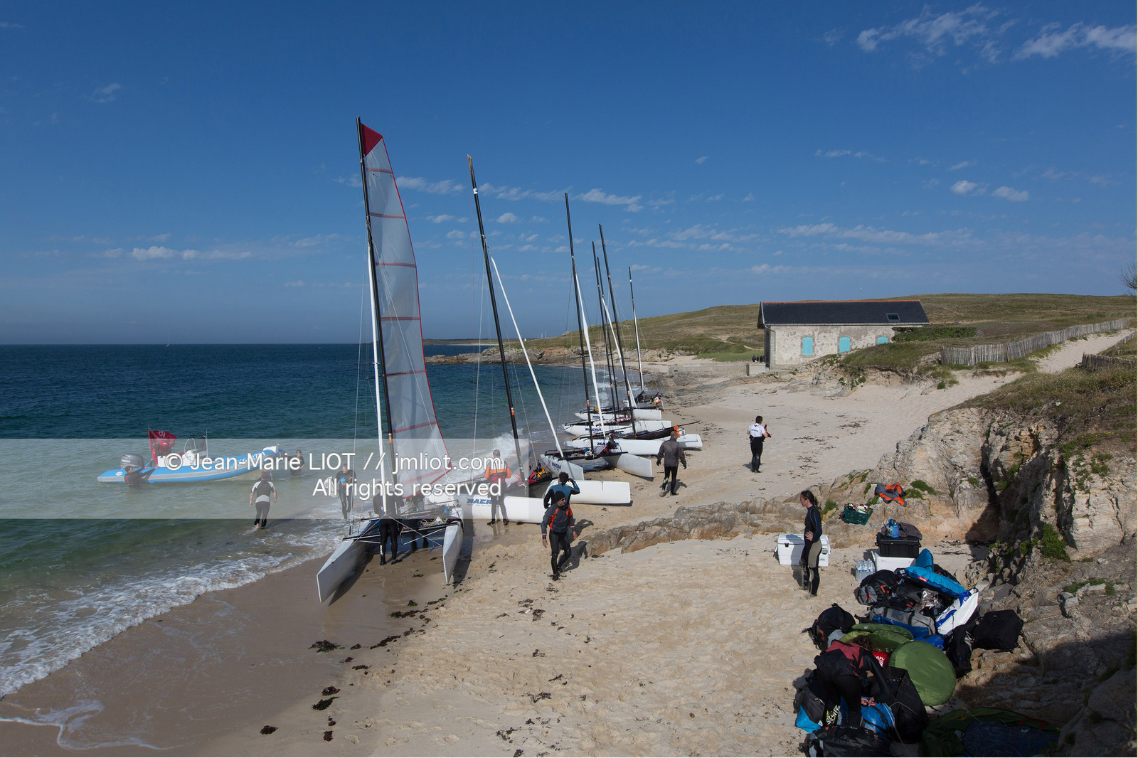VOILES ET VOILIERS - RAID CATA EN BRETAGNE SUD