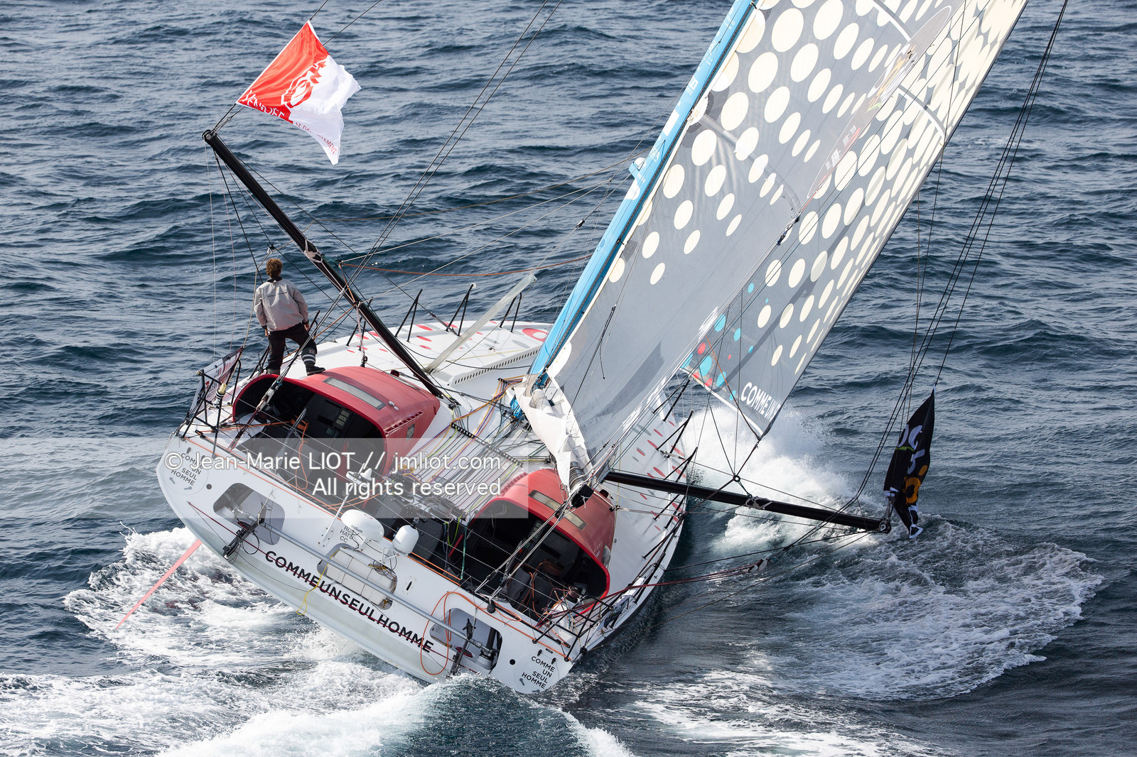 VENDEE GLOBE 2016-2017 - ERIC BELLION - COMME UN SEUL HOMME
