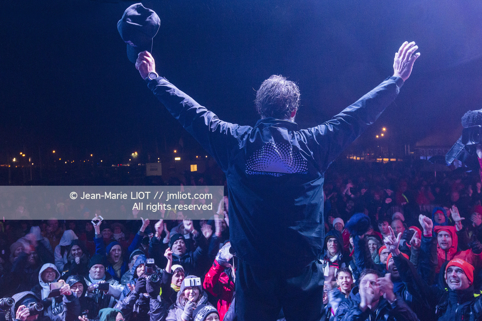 VENDEE GLOBE 2016-2017 - ARRIVEE ERIC BELLION - COMME UN SEUL HOMME