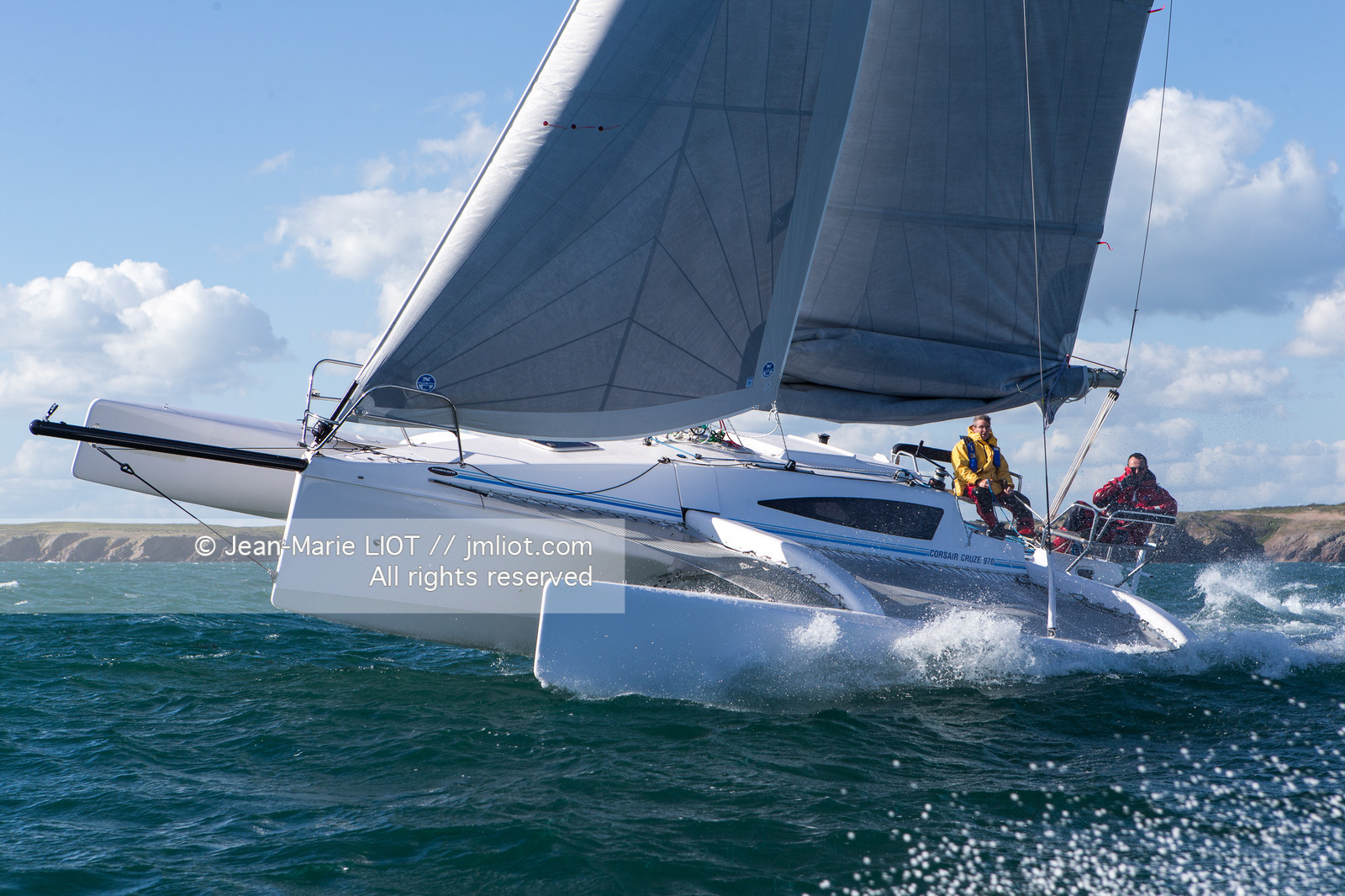VOILE MAGAZINE - CORSAIR CRUZE 970